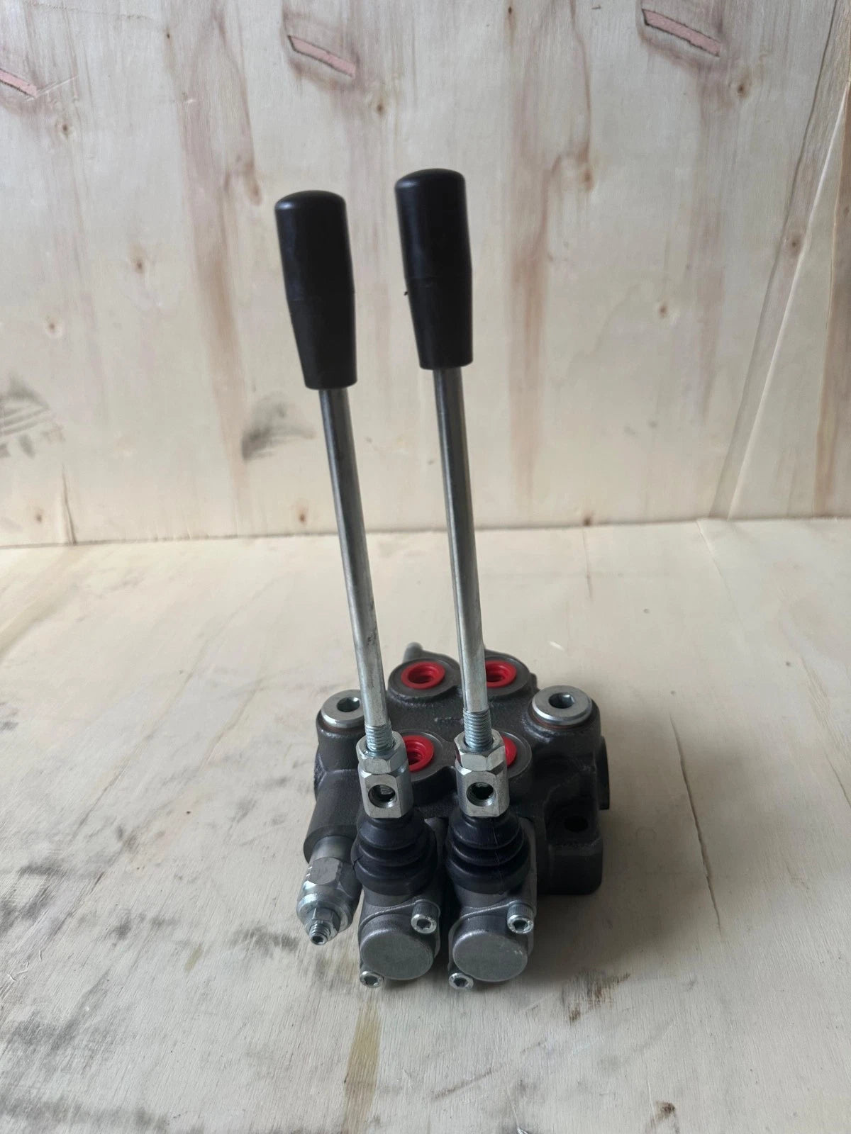 TORA Hydraulic Monoblock Control Valve 21 GPM 3/4" BSP (2 Levers)