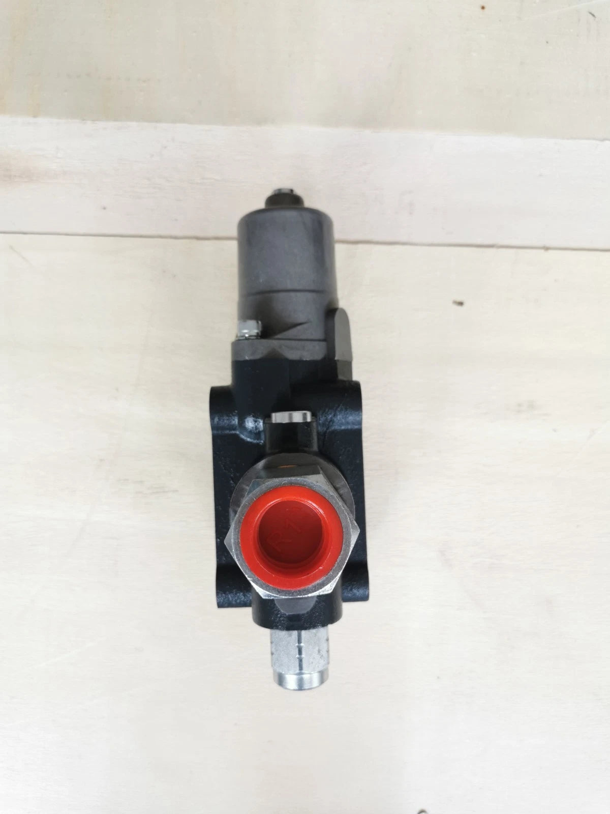 Hydraulic Tipping Valve 37 GPM for TORA (2800 PSI)