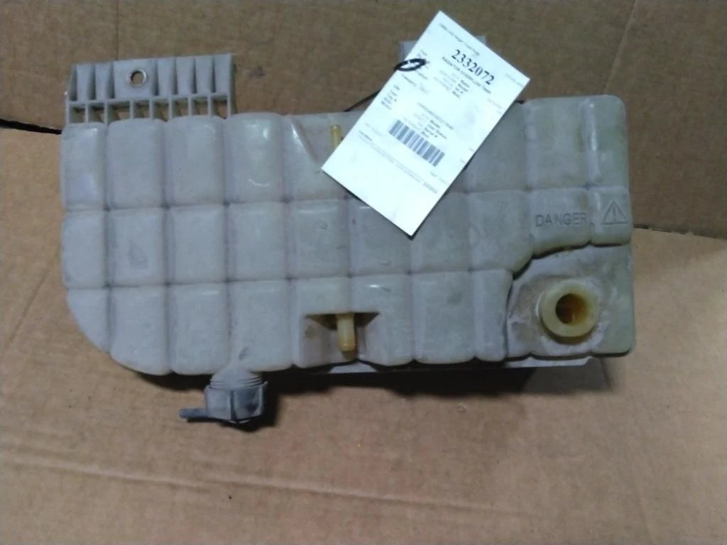 Radiator Overflow Tank for Peterbilt 386 (2014)