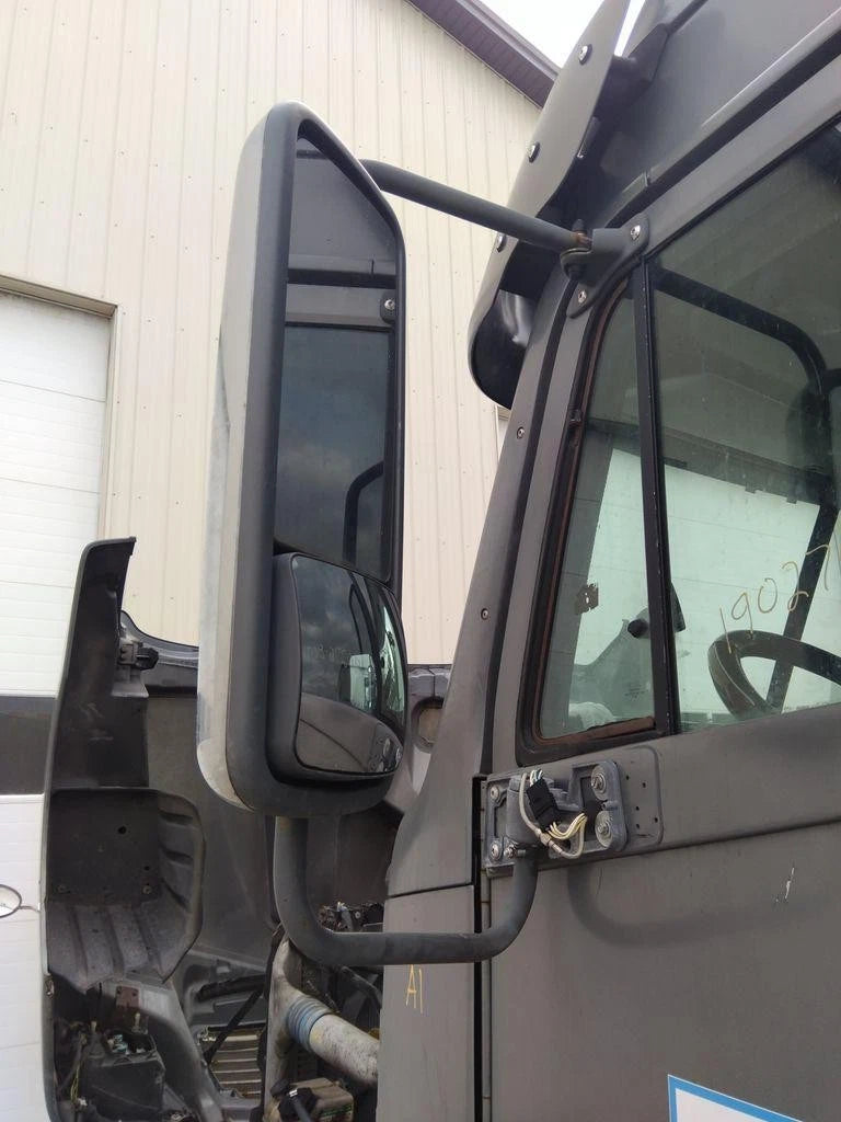 Left Door Mirror for Freightliner Columbia 120 (2006)
