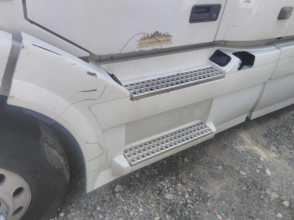 Left Side Fairing for Volvo VNL (2011)