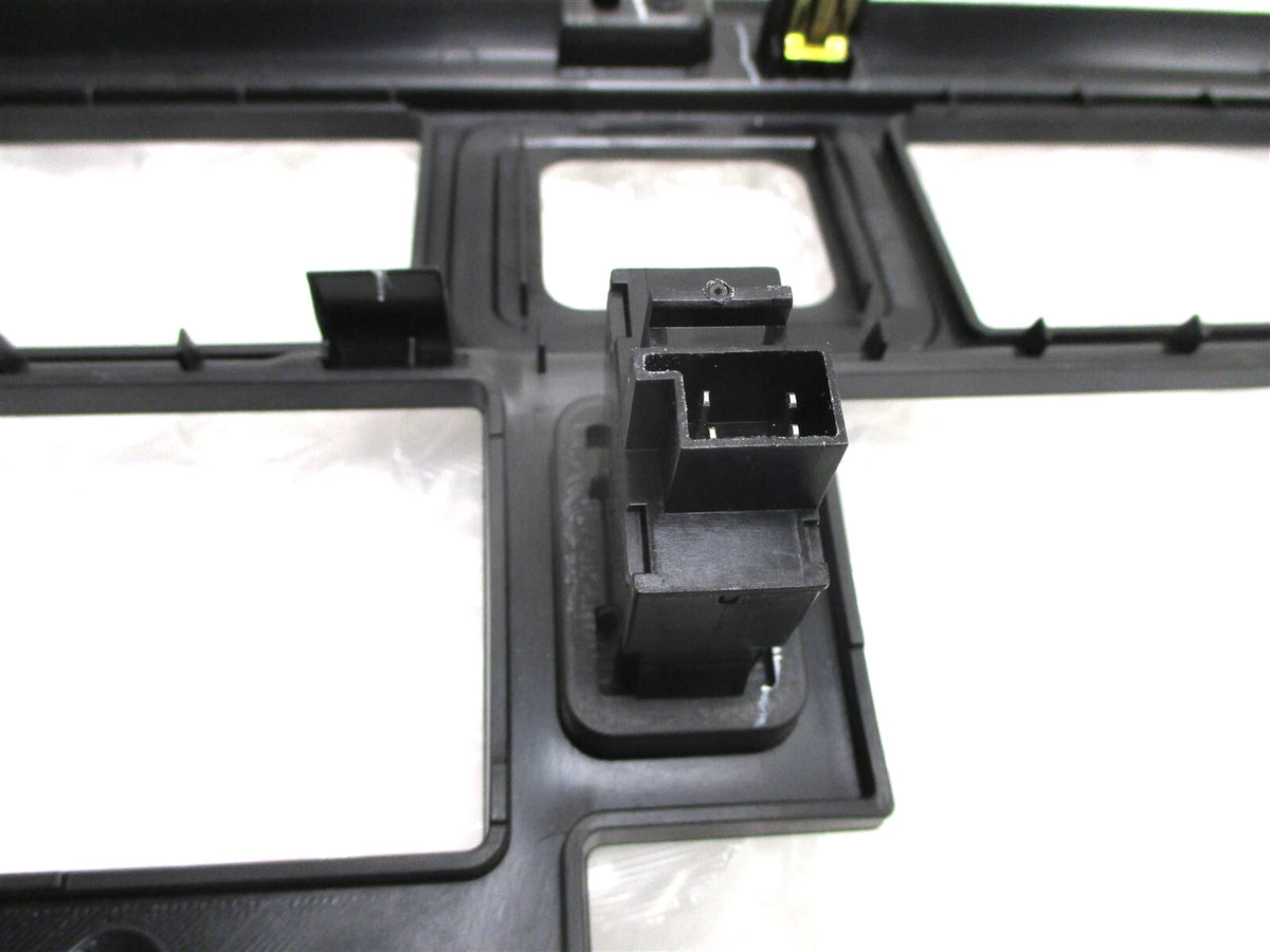 Trim Panel Center Wing Stack Bezel for International (3765016C97)