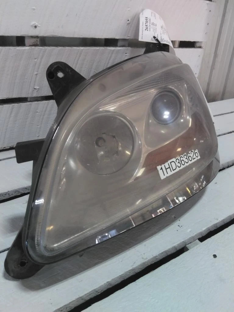 Left Headlight for Peterbilt 579 (2012–2021) MD