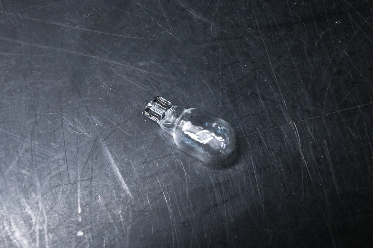 Bulb Assembly for Ford (F67Z-13468-BA)