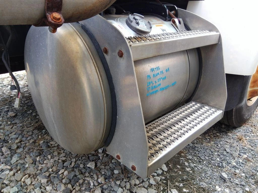 Fuel Tank Right for Peterbilt 335 (2005–2020)
