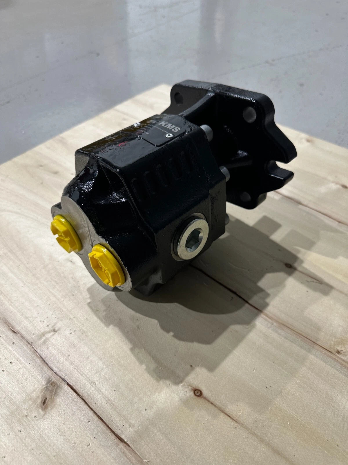 Hydraulic Gear Pump 13.5 GPM Bidirectional SAE-B 13T for