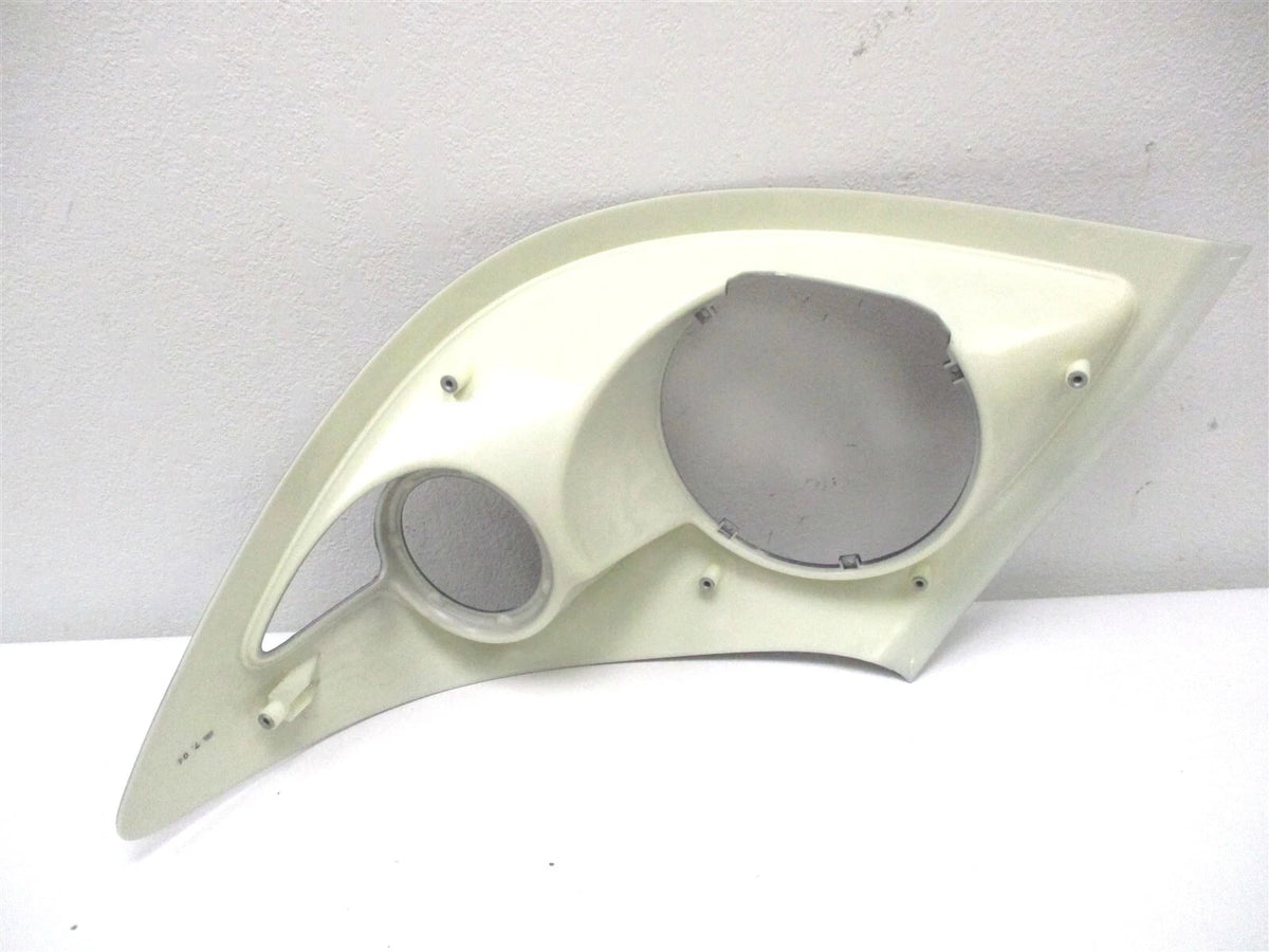 Right Hand Head Light Bezel for International (2591604C1)