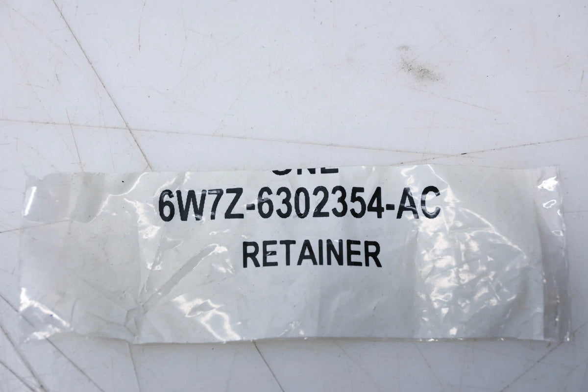 Interior Retainer for Ford (2006–2006) 6W7Z-6302354-AC Black