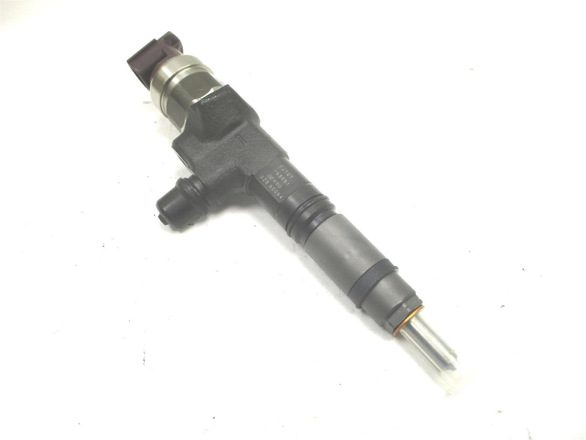 Fuel Injector for Kubota V2607 (1J707-53070, 1J707-53074, 02B 50054, 1J707-53051)