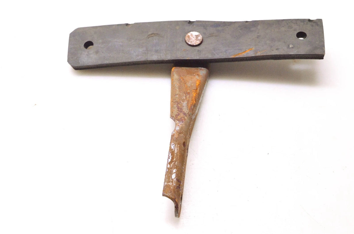 Tail Pipe Hanger for Nickson Industries (809B)