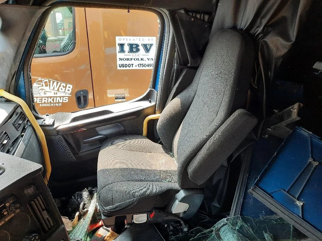 Front Seat for Freightliner Cascadia 126 (2023)