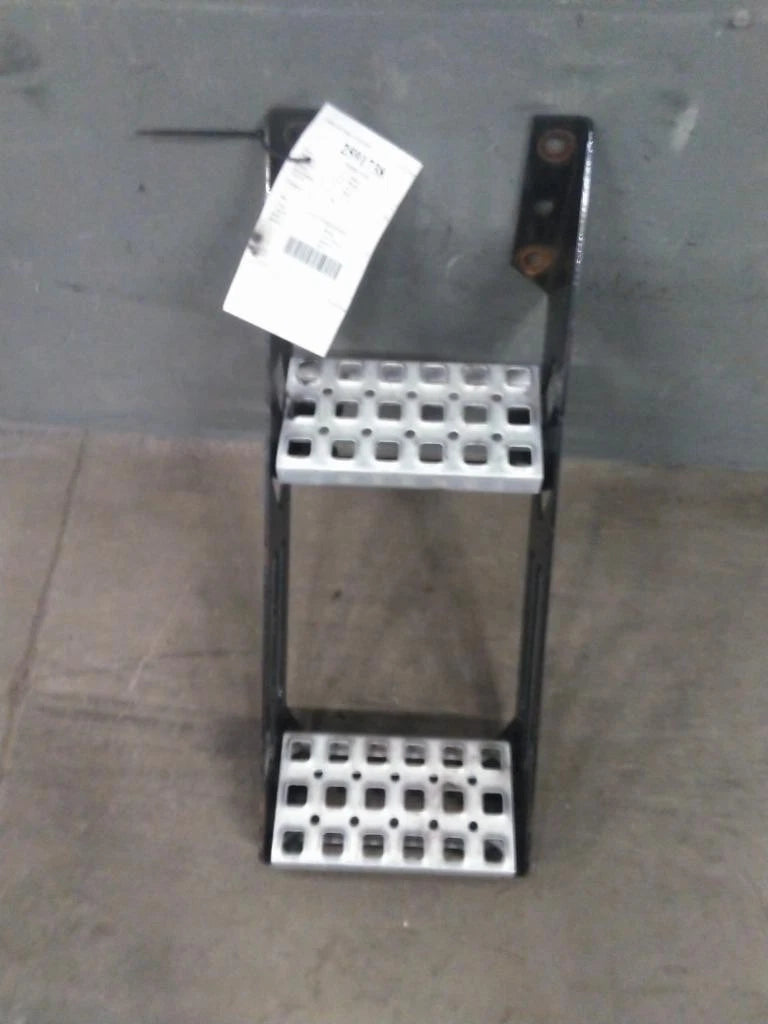 Frame Step for Volvo VNL (2015)