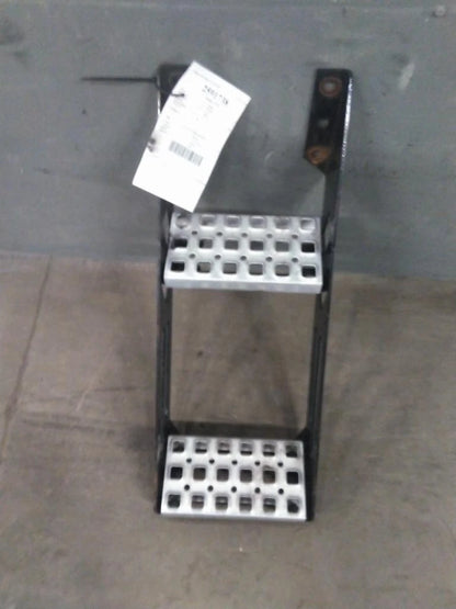 Frame Step for Volvo VNL (2015)