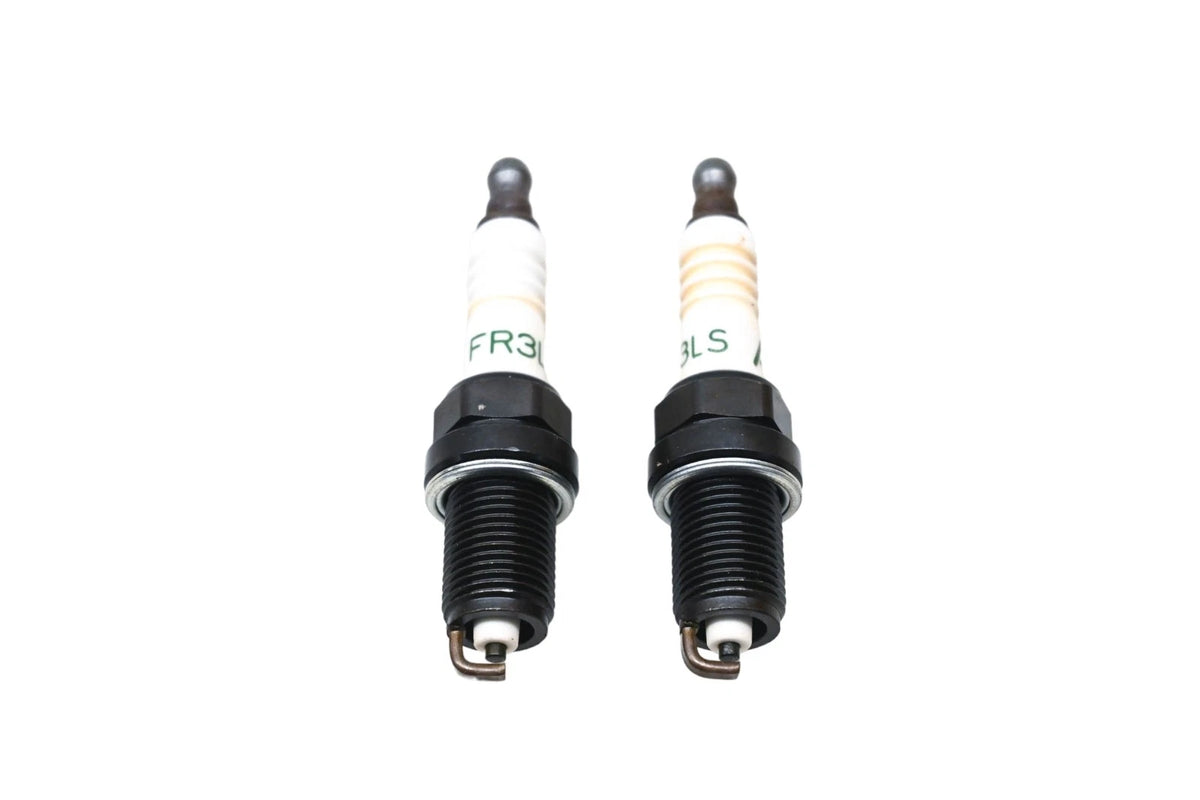 2X ACDelco FR3LS, 5613796 Spark Plugs for (NOS)
