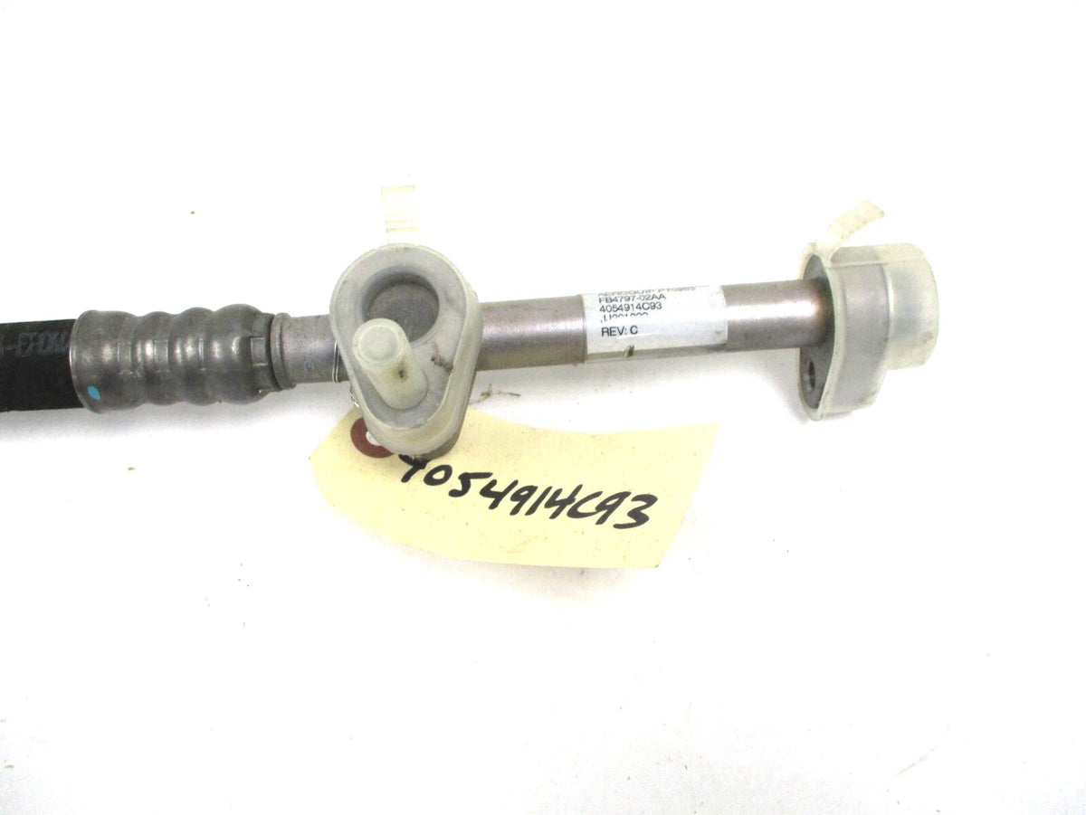 Evaporator to Compressor Hose for International (4054914C93, 4054914C92)