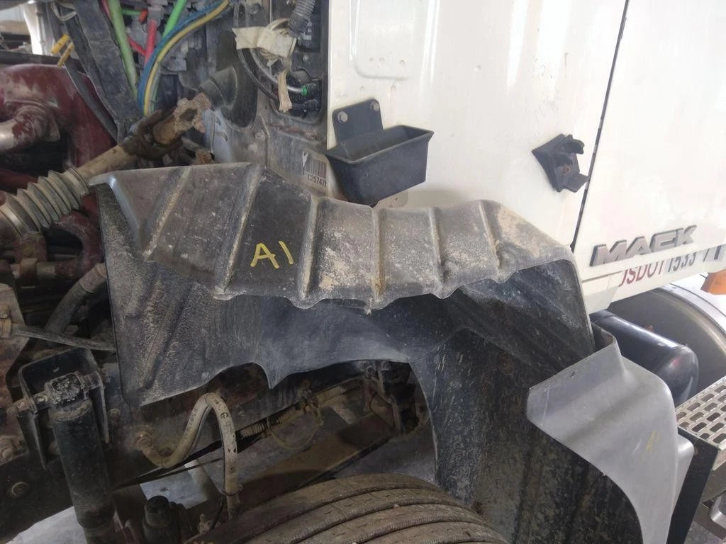 Fender Splash Guard Left for Mack CXP613 (2007)