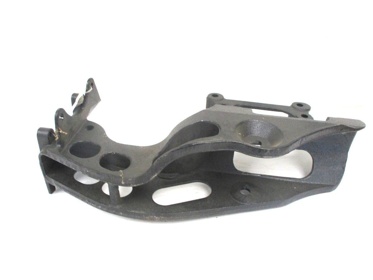 Front Right Spring Support Horn for International 9200 (OEM 3563987C1, 3563987C2)