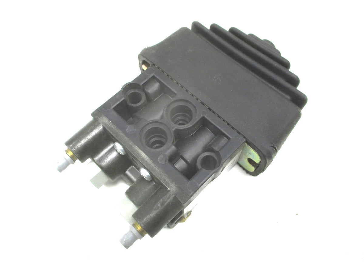Mid-Section Joystick Valve for McNeilus (0126133)