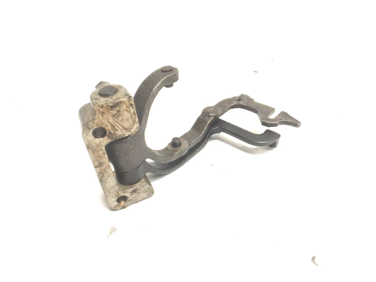 Lever Fork Assembly for Kubota B4200D (15381-56050, 15381-56051)