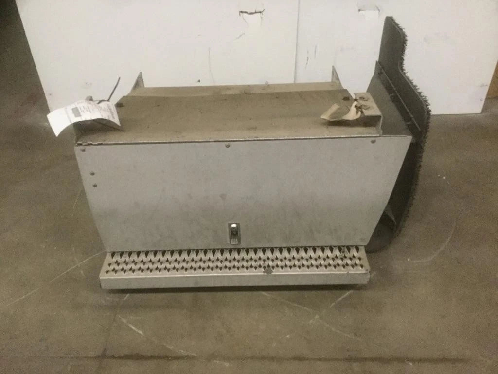 Tool Box for Peterbilt 387 (2001)