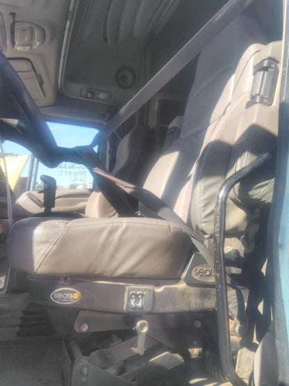 Front Seat for Peterbilt 387 (2007)