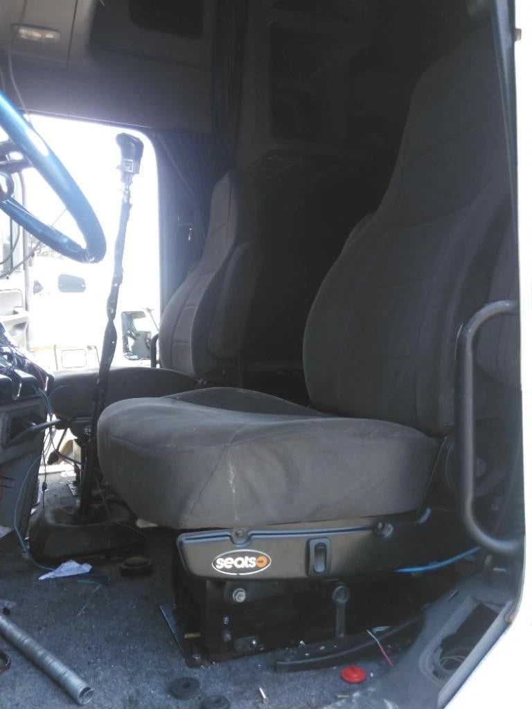 Front Seat for Freightliner Columbia 112 (2005) - Replaces GA