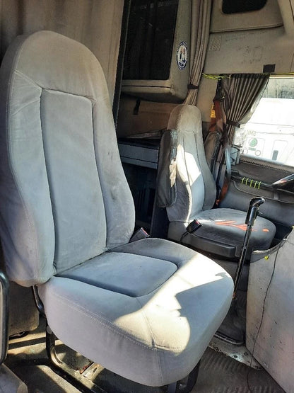 Front Seat for Freightliner Columbia 120 (2008)