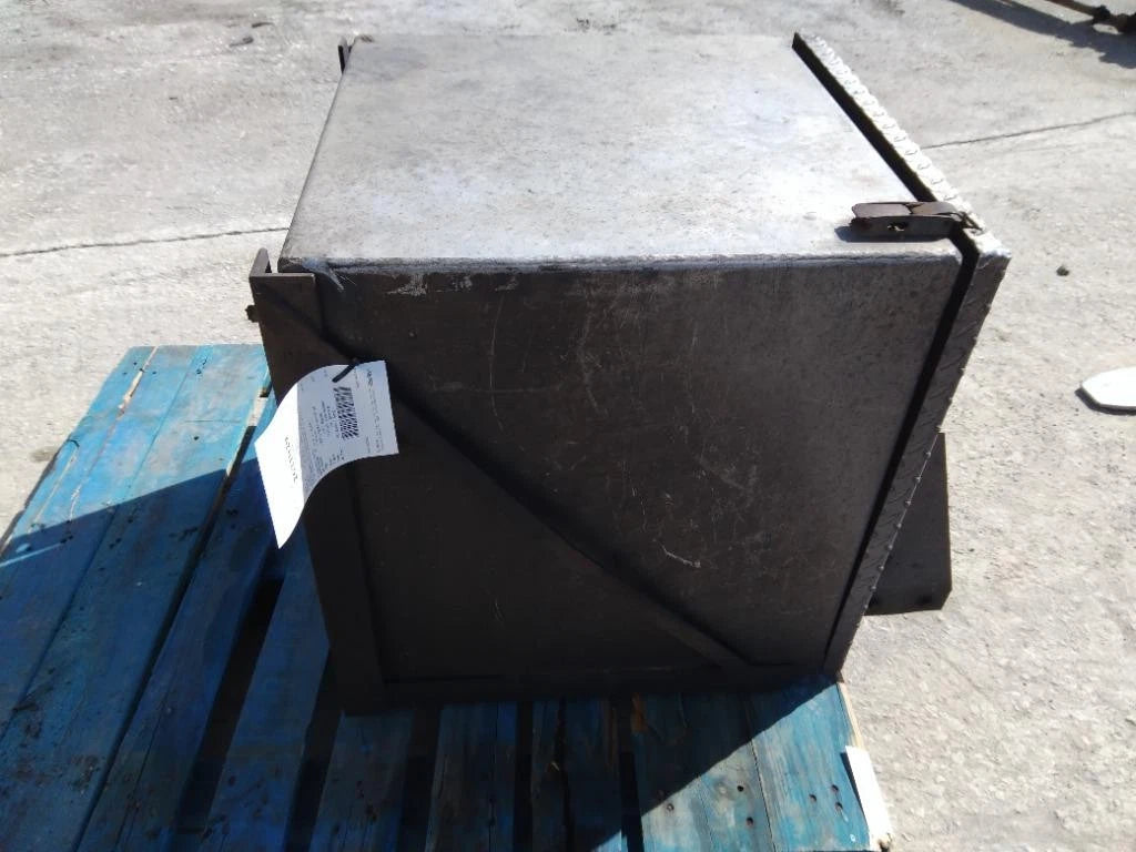 Tool Box for Peterbilt 379 (1997)