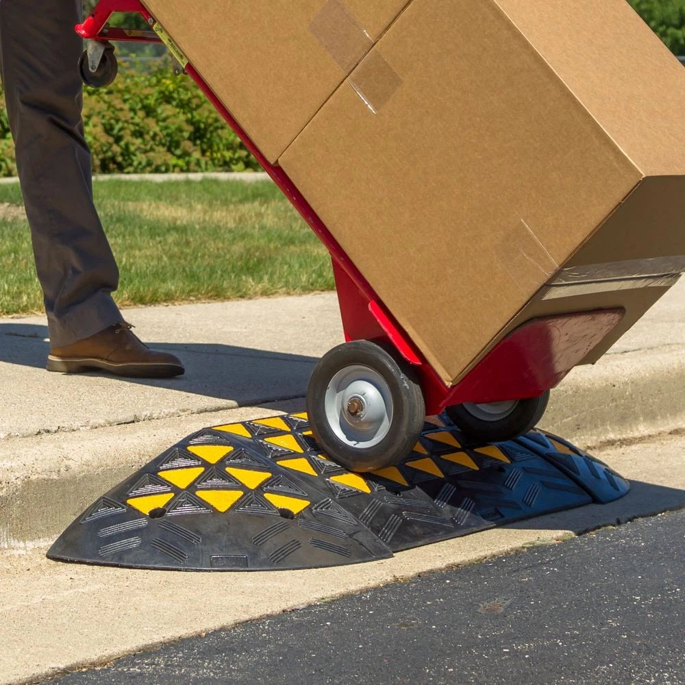 6" High Curb Ramp for Guardian (60000 lb, Rubber, KR36R-DK)