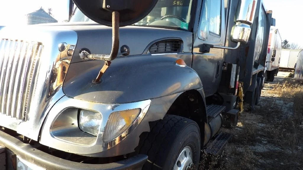 Hood for International 7400 (2002–2008)
