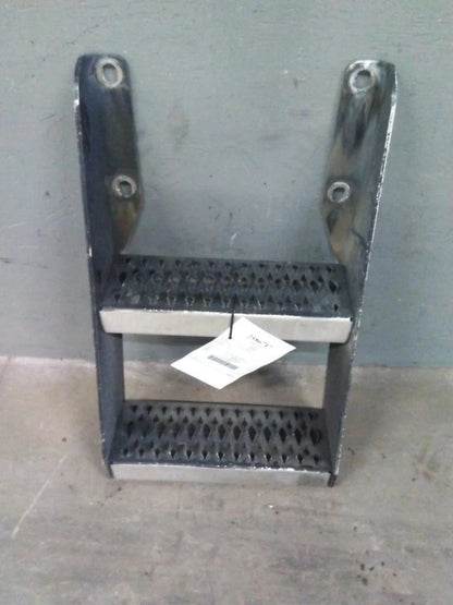 Frame Step for Peterbilt 579 (2017)