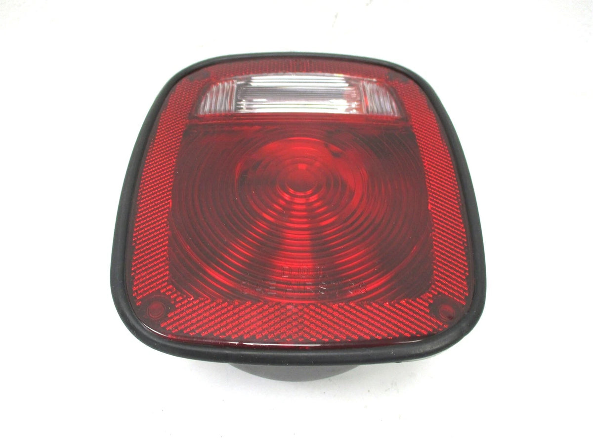 TRP PACCAR RH Stop Tail Turn Lamp 6" x 7" 3 Post LB010102 for PACCAR