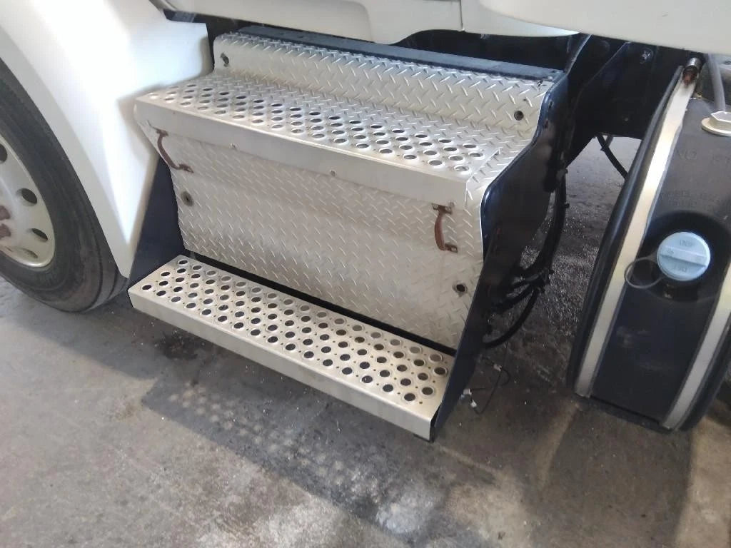Battery Box for Kenworth T680 (2014)