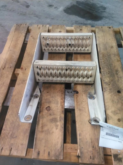 Frame Step for Peterbilt 387 (2006)